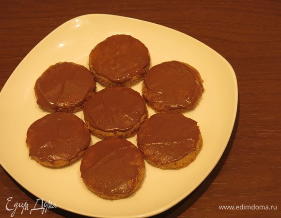 Намазываем шоколадом для любимых. Приятного аппетита!