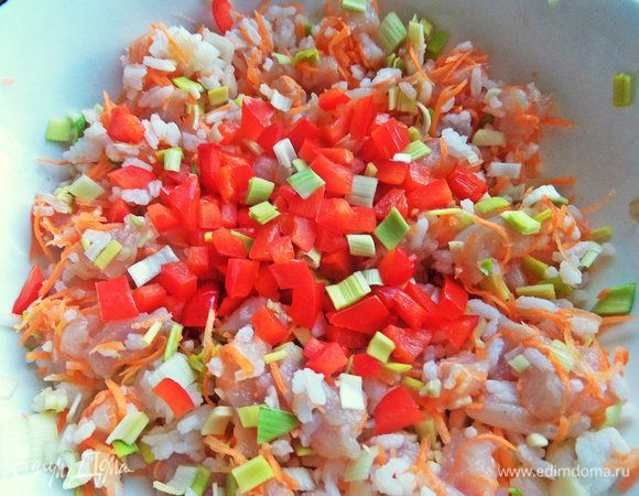 Добавить кубики перца.