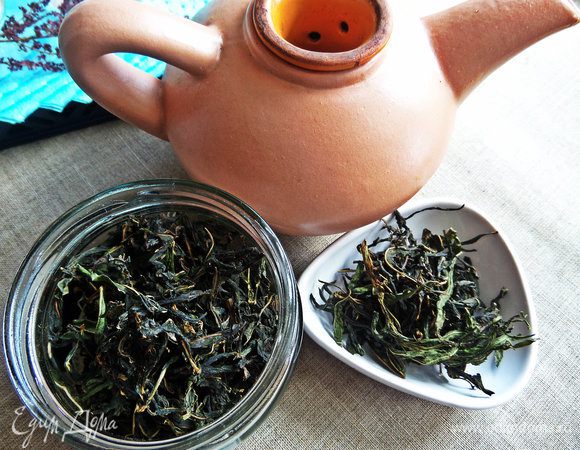 Завариваем иван-чай, собранный летом.