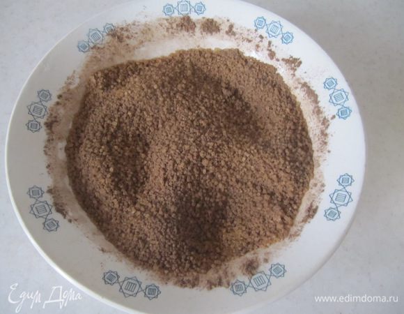 Для начинки смешать коричневый сахар с молотой корицей.