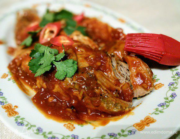 И обильно сдобрить соусом. Для подачи используйте вашу любимую зелень, кунжут, перец чили. Это неимоверно вкусно! Приятного! 