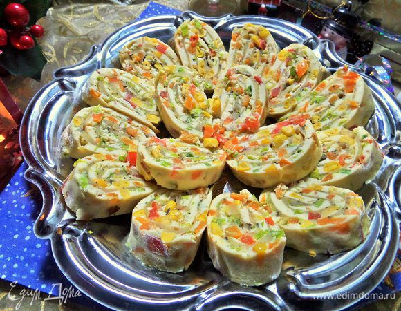 Подавать на красивом блюде.