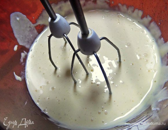 Взбить миксером.