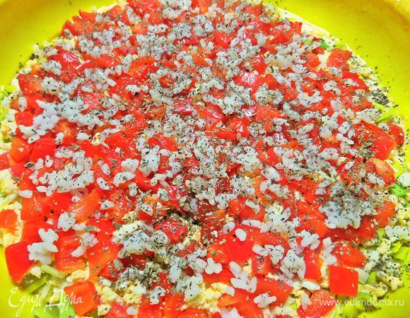 Немного риса и зелени.