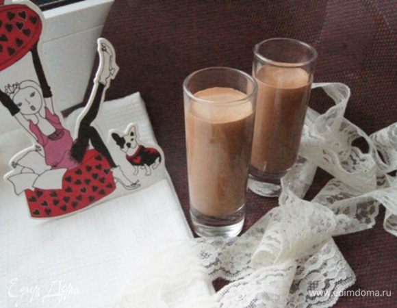 Перед употреблением ликер нужно взболтать.
