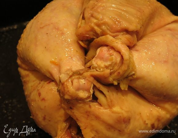 Повторяем так со второй лапой. Пока занималась гимнастикой с птичкой, вспомнила клип «Экспонат», уж слишком объемистая в отдельных местах попалась индейка, одеваться не хотела.