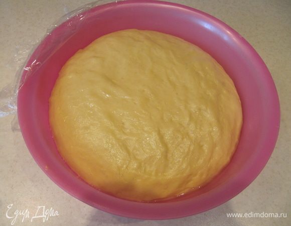 Тесто должно увеличиться в объеме минимум вдвое.