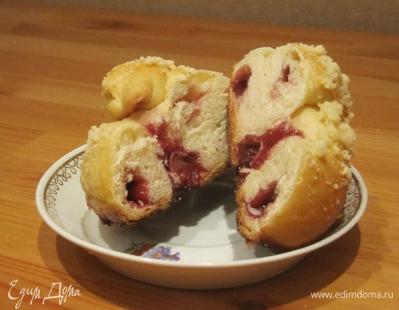 Разрез с вишневым джемом!