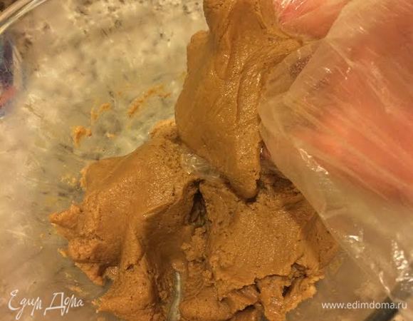 Должна получиться нежная масса, которая хорошо держит форму.