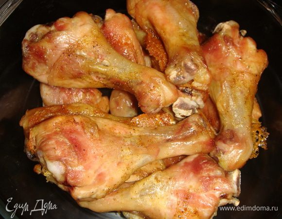 Голень переложить в сковороду.