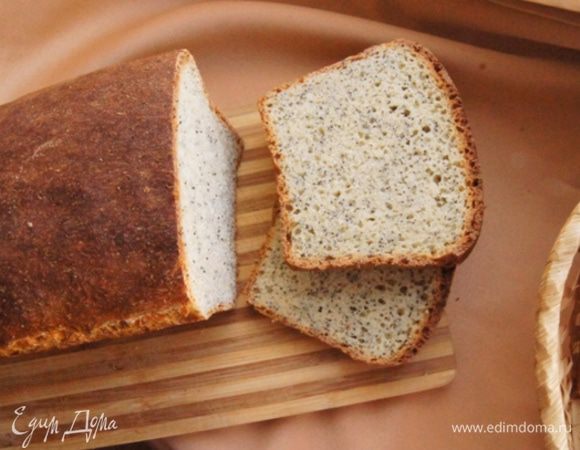 Хлебушек получается вкусным, с плотным мякишем и хрустящей корочкой. При нарезке почти не крошится.