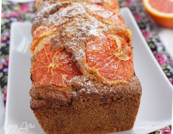 Выпекать в разогретой до 180°С духовке 50 — 60 минут. Остудить в форме минут 15, затем вынуть кекс.