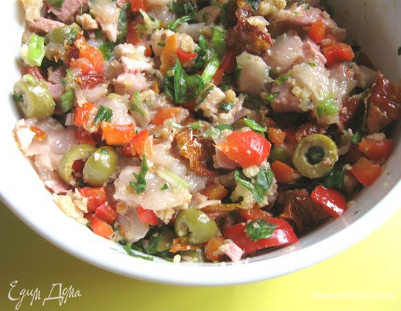 Перемешать фарш. 