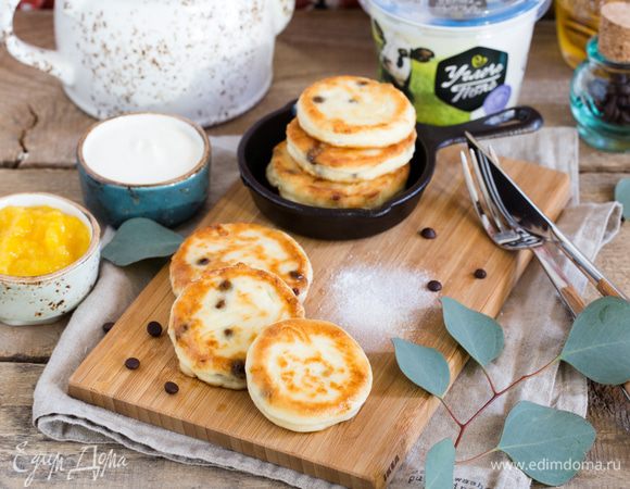 Подавайте со сметаной и манговым соусом. Приятного аппетита.