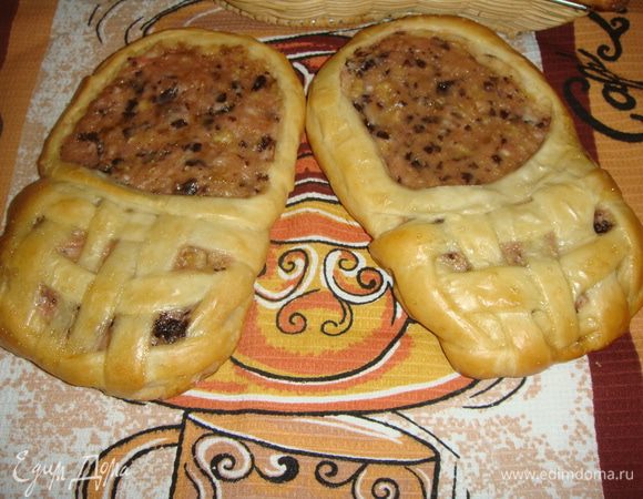 Вот такие лапти получились. Выпечку остудить и подавать к чаю. Приятного чаепития!