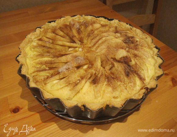 Готовность тарта определяйте по своей духовке. Главное — не передержать его в духовке. Края тарта не должны быть слишком загорелыми.