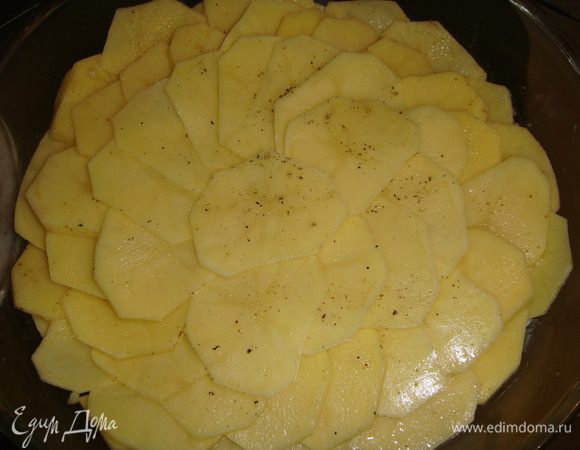 Верхний слой будет из картофеля.
