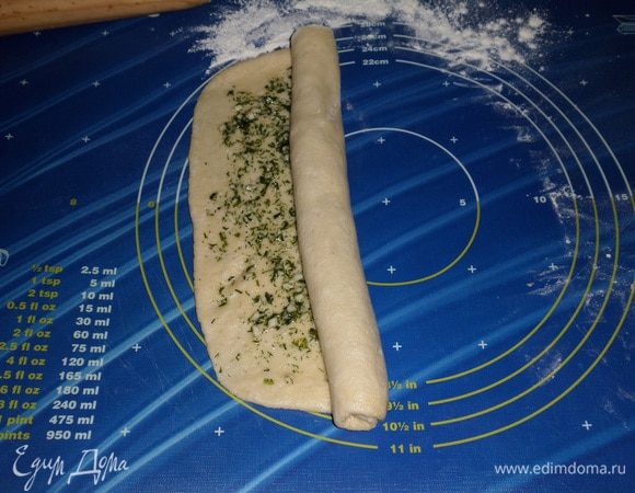 Сворачиваем рулет.