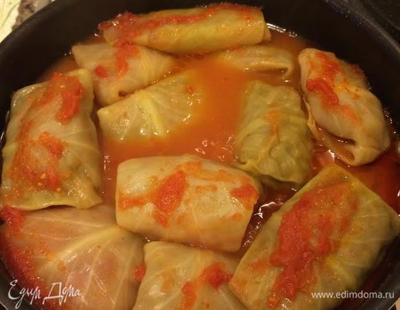 Накрыть крышкой, на среднем огне довести до кипения, а потом уменьшить огонь и варить 50 — 60 минут.