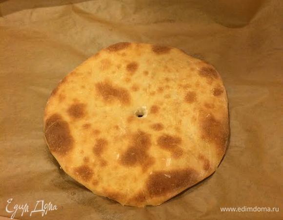 Выпекать 15 — 20 минут. Готовое кубдари смазать топленым или сливочным маслом.