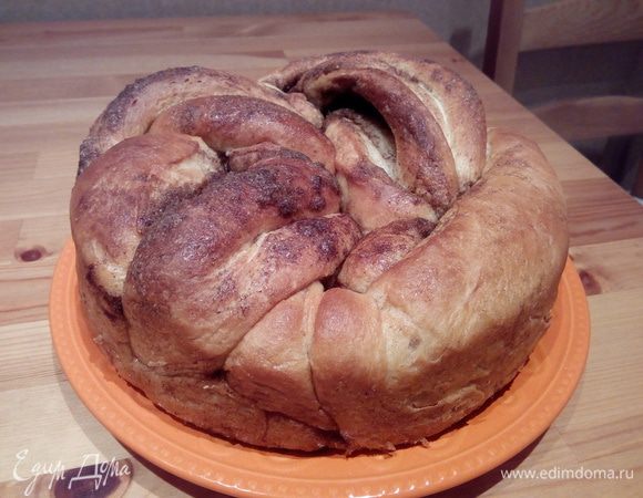 Даем булке остыть прямо в форме около 20 мин. Затем извлекаем из формы и подаем к чаю!