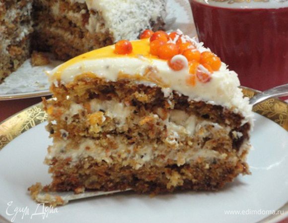 Промазать коржи, верх и бока пирога. Выдержать на холоде некоторое время. Украсить по настроению. У меня было оранжевое настроение. И кислинка облепихи оказалась кстати. 