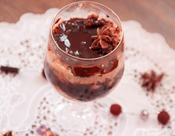 Украшаем бадьяном, накрываем пищевой пленкой и отправляем в холодильник на пару часов.