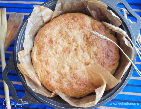 Румяный, нежный хлеб готов! Освободите хлеб от бумаги и полностью остудите.