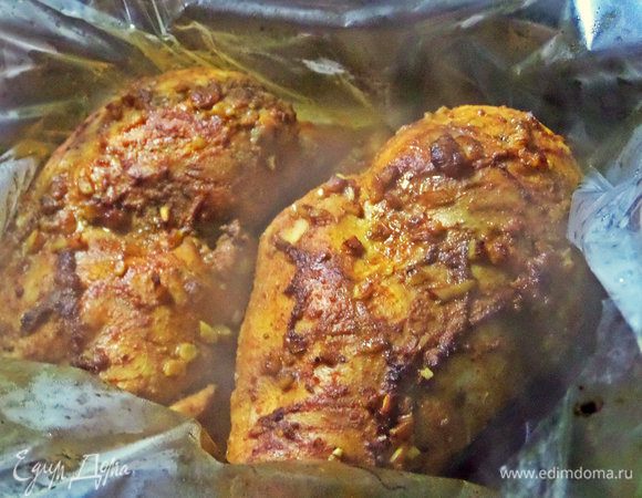 Вынимаем осторожно и переносим на тарелку.