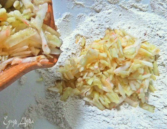 Перемешиваем и перекладываем в сухой состав.