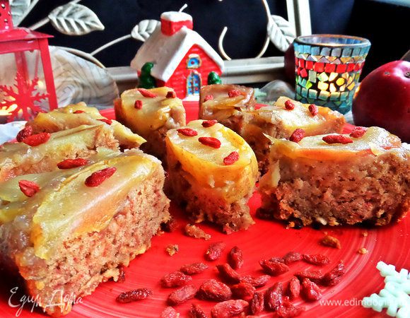 Подаем к кофе, чаю, с пломбиром. Сын ел со взбитыми сливками.