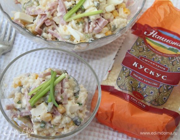 Салат не требует посола, потому что брынза достаточно соленая, да и огурцы тоже.
Угощайтесь. Приятного аппетита!