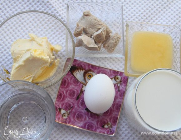 Приготовить ингредиенты заранее, чтобы они стали теплыми, молоко и воду можно слегка подогреть.