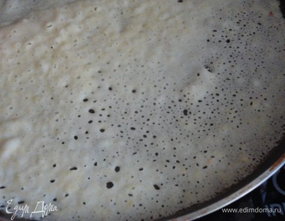 Испечь блинчики.