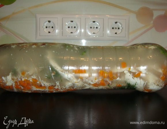 Бутылку убираем в холодильник на ночь. 