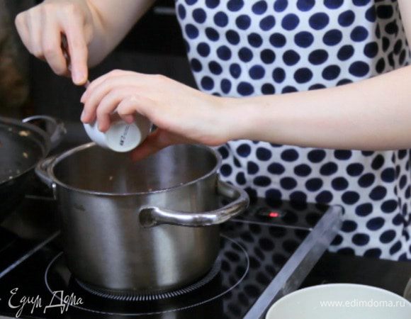 В конце добавить масло и перемешать.