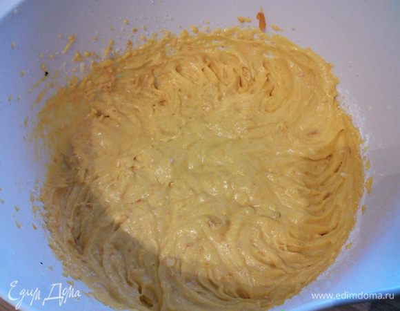 Взбить до однородной консистенции теста. Тесто должно быть консистенции густой сметаны. 
