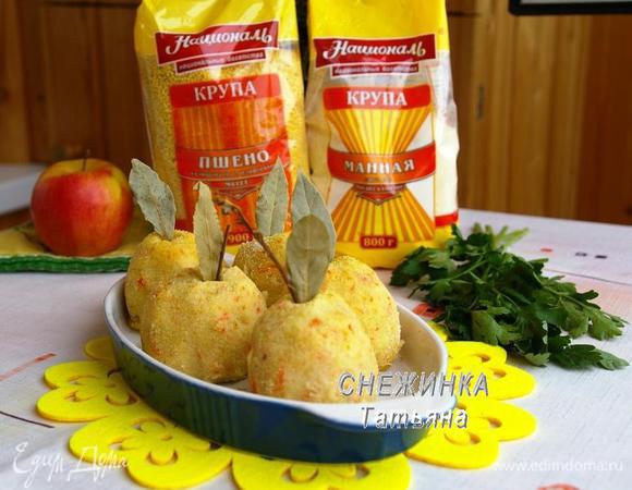 После запекания сверху в «яблоко» вставляем  лавровый листик, в нижнюю дырочку – гвоздичку.