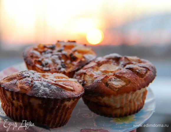 Из этого же состава можно приготовить маффины, которые всегда удобно взять с собой — даже на зимнюю прогулку! Приятных зимних закатов!