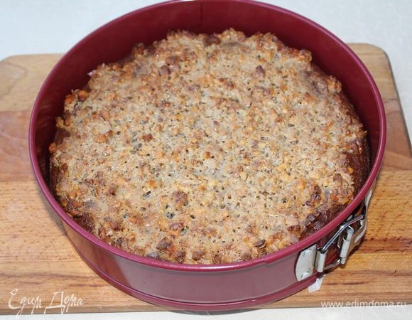 Поставить обратно в духовку и выпекать оставшееся время.