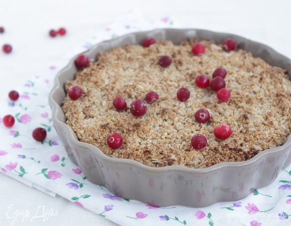 Запекайте пирог в духовке при 200°С минут 20 — 25 до появление приятного аромата и румяного цвета.


