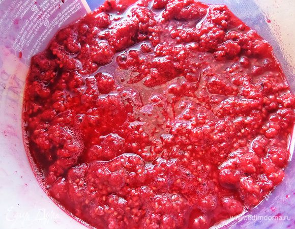 Нужно, чтобы все ягоды пустили сок.