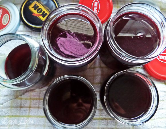 Закрываем прокипяченными крышками.