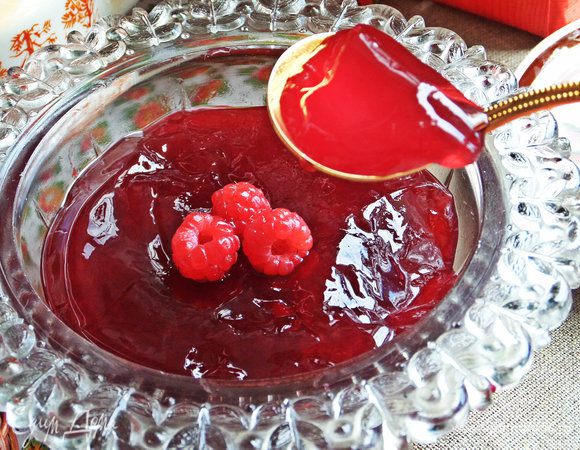 При остывании желе застынет. Хранить в холодильнике, там оно еще больше застывает.