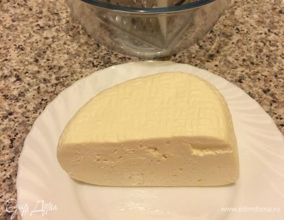 Сыр натереть на крупной терке.