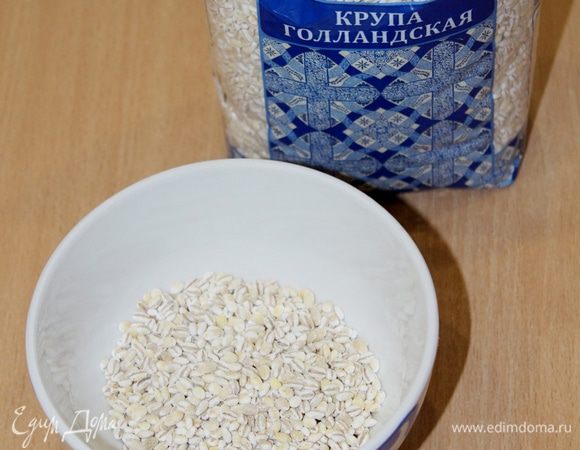 Приготовить крупу Голландскую ТМ «Националь», добавить в кипящий бульон (крупа не требует дополнительной длительной готовки).