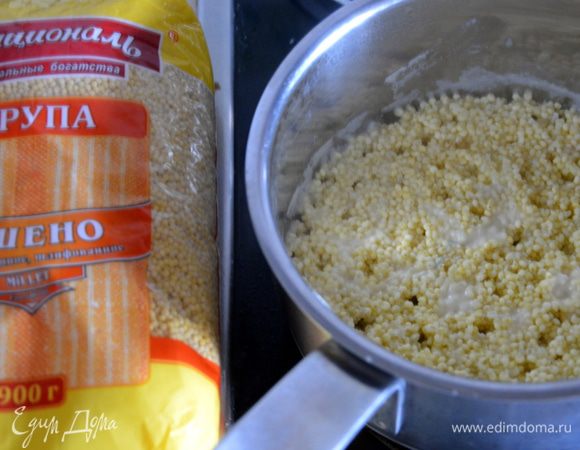 Пшено ТМ «Националь» промыть, добавить кипяток и варить, пока вся вода не выкипит.
