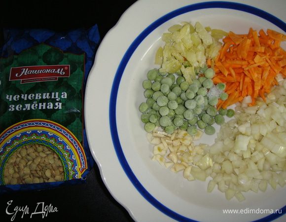 Овощи почистить и нарезать любым удобным для вас способом.