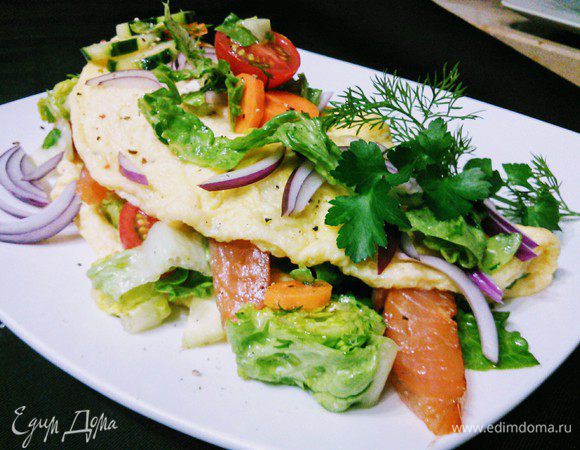 Накрываем второй половиной и подаем к столу.