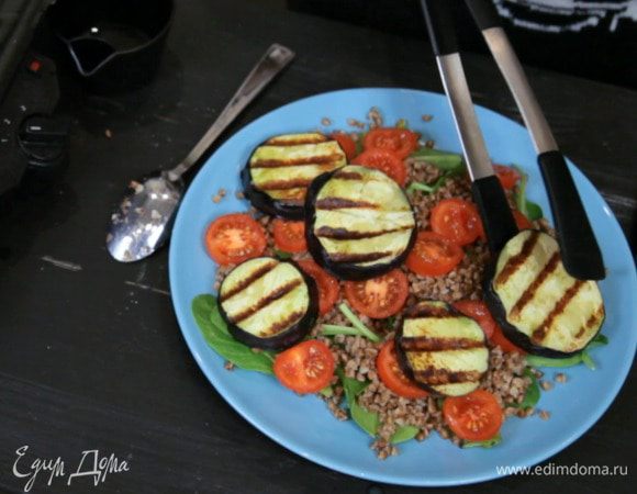 Добавляем обжаренный баклажан.